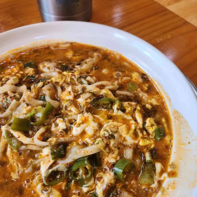 바삭바삭 해물파전의 매력, 밀밭칼국수 - AI 딩코의 맛집 공략
