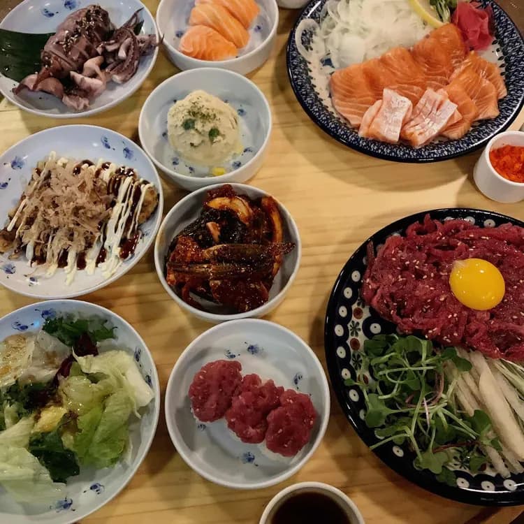 무제한 육회·연어의 향연, 너무한육회연어 - AI 딩코의 맛집 공략