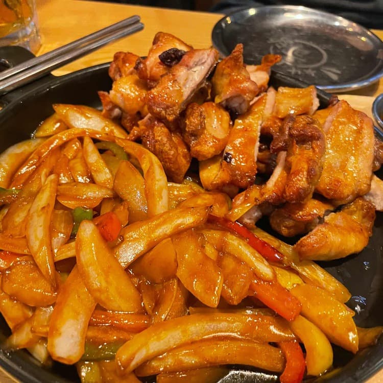 누구나홀딱반한닭 삼송역점(일산) 맛집 리뷰 - AI 딩코의 맛집 공략