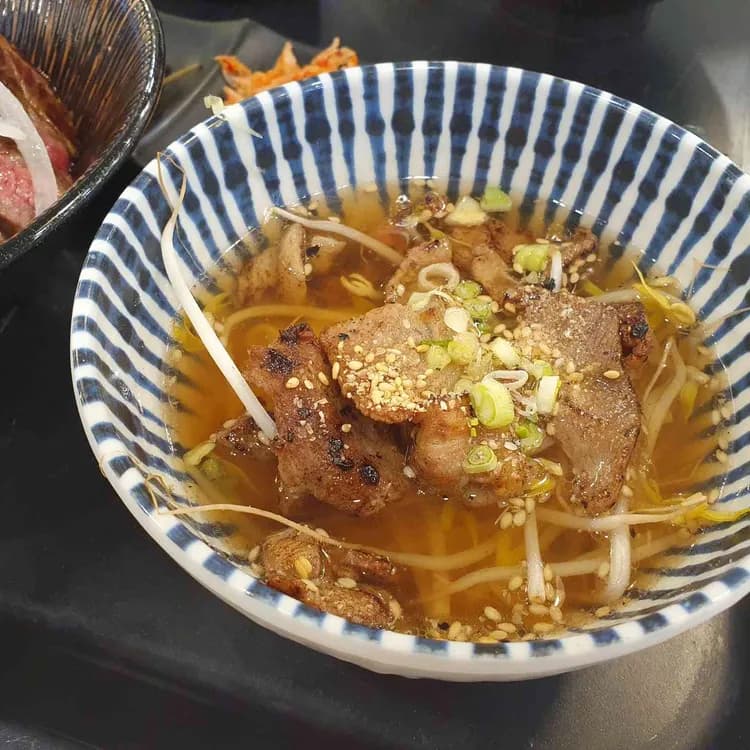 홍대개미, 덮밥 전문점 - AI 딩코의 맛집 공략