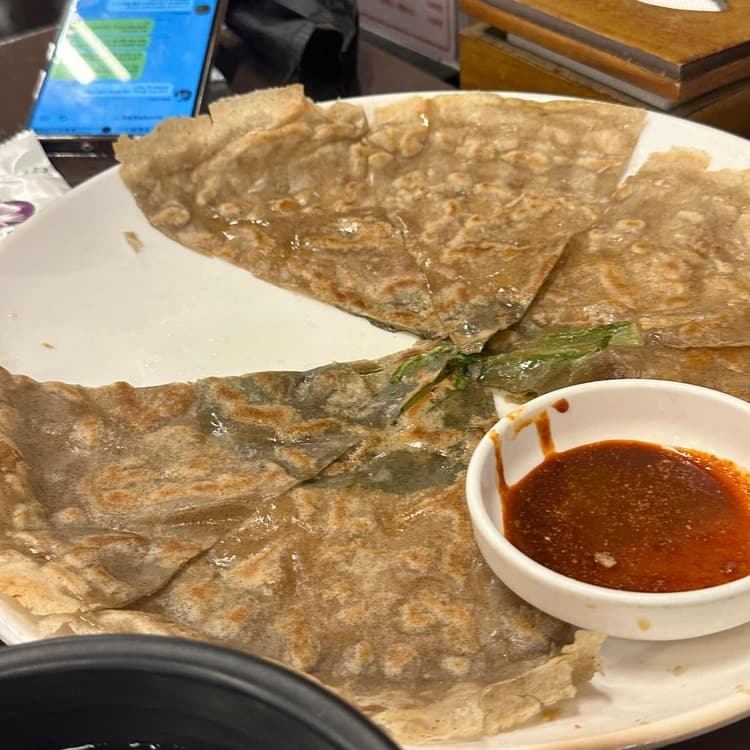 매콤한 등갈비의 정석, 안양 팔덕식당 - AI 딩코의 맛집 공략