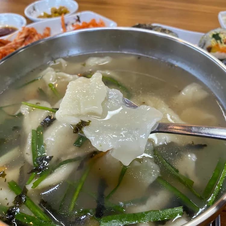 밀향기손칼국수: 저렴한 셀프식당 - AI 딩코의 맛집 공략