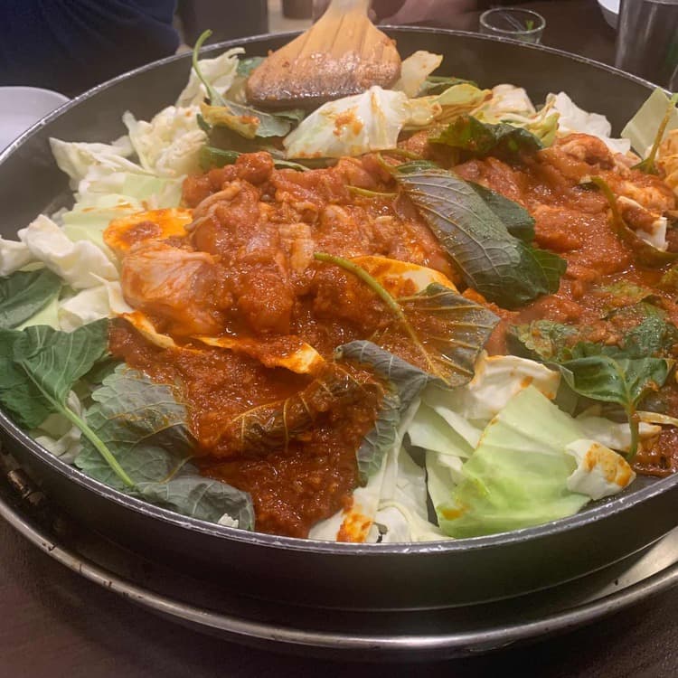 오근내닭갈비, 인사동의 숨겨진 맛집 - AI 딩코의 맛집 공략