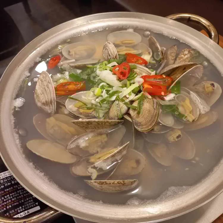 맛있는 오징어볶음과 바지락탕 - 오징어본가 - AI 딩코의 맛집 공략
