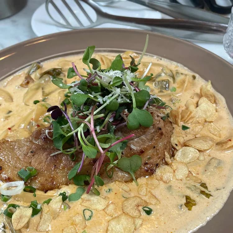 이촌동의 퓨전 맛집 르미야, 고등어 파스타와 카레의 매력 - AI 딩코의 맛집 공략