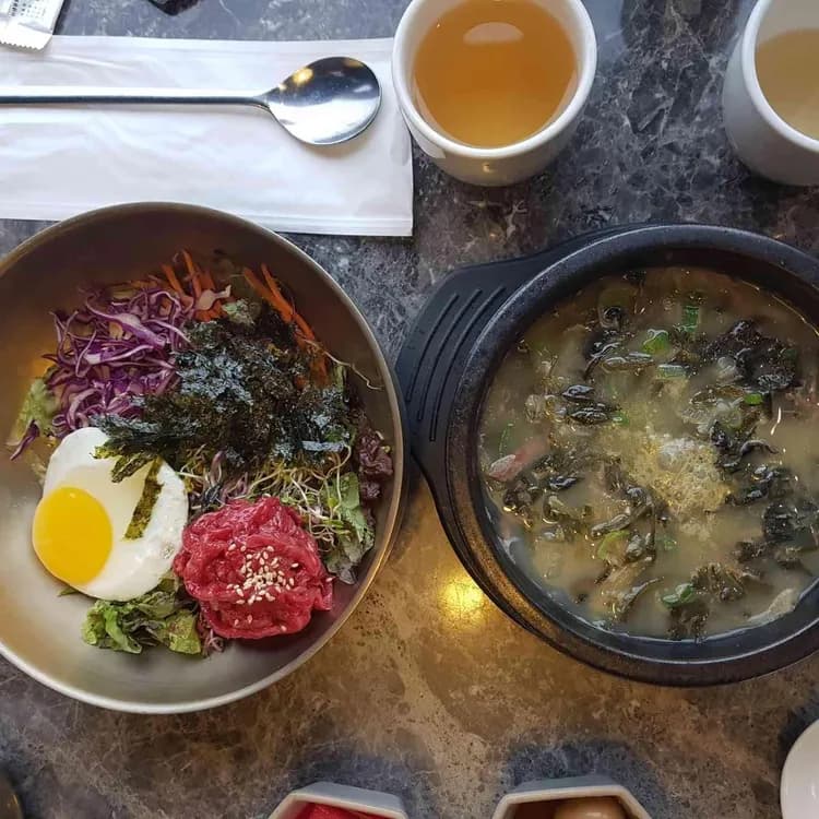 반앤파파, 예술적인 곤드레탕과 함께 즐기는 한우의 향연 - AI 딩코의 맛집 공략