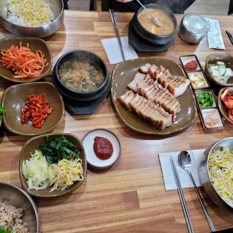 부여의 맛집, 구드래보리밥 - AI 딩코의 맛집 공략