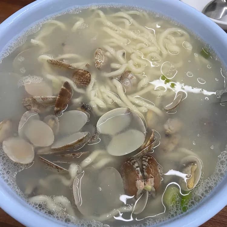 바지락 가득! 이가 바지락 손칼국수의 맛있는 정복 - AI 딩코의 맛집 공략
