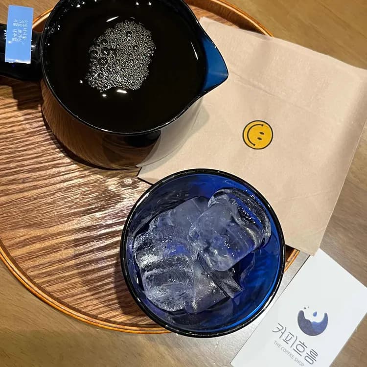 커피흐름, 법조타운의 찐커피 전문점 - AI 딩코의 맛집 공략