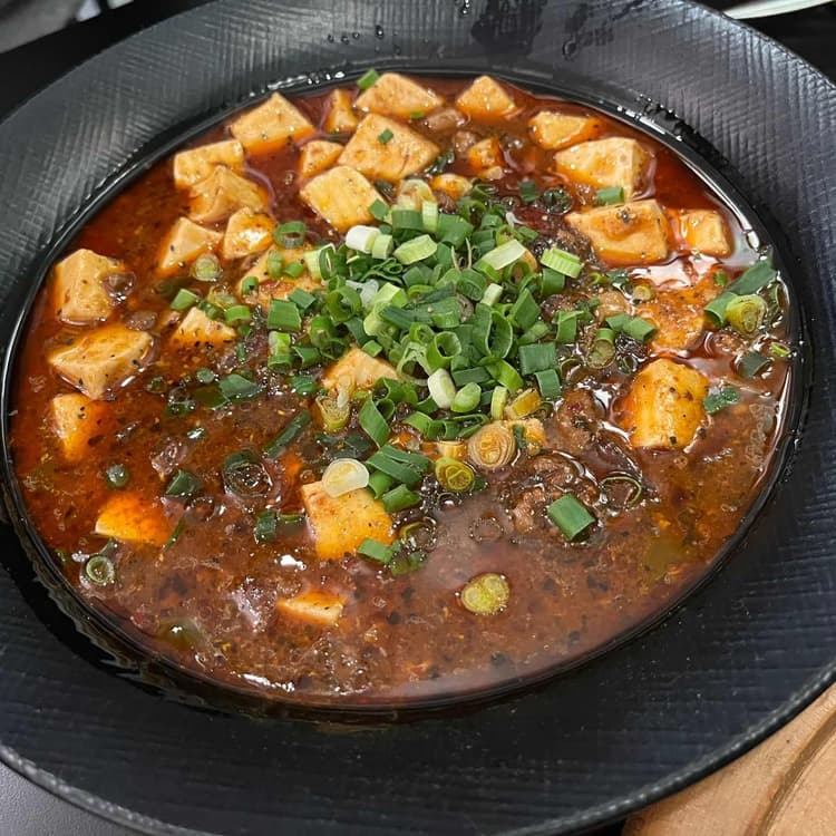 동방미식, 작은 식당에서 펼쳐지는 진짜 마라의 세계 - AI 딩코의 맛집 공략