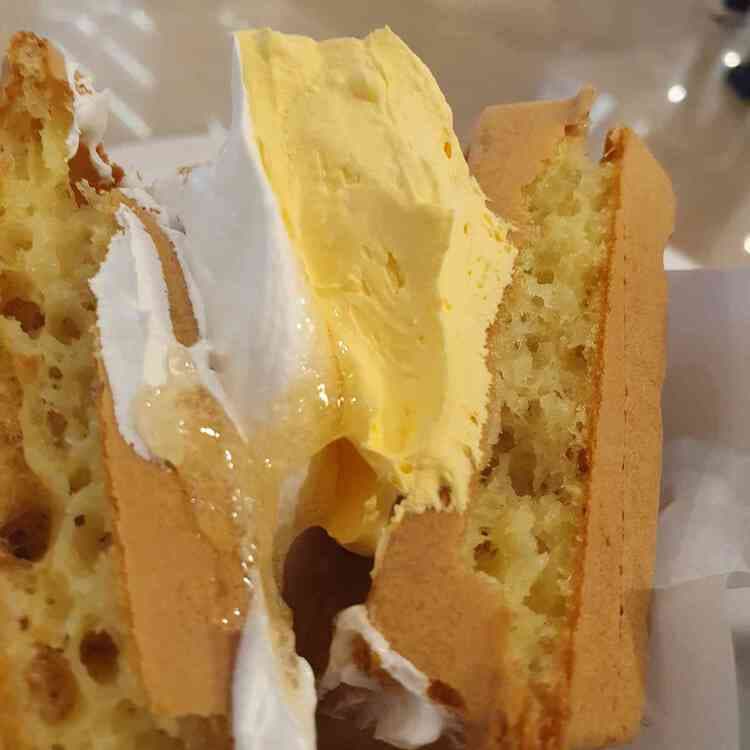 홍대와플, 디저트로서 맛있고 즐거운 경험 제공 - AI 딩코의 맛집 공략