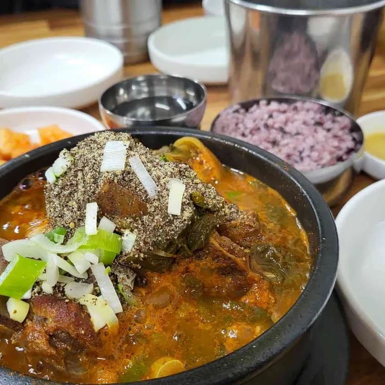 당산 본가감자탕, 오래된 감자탕집 - AI 딩코의 맛집 공략