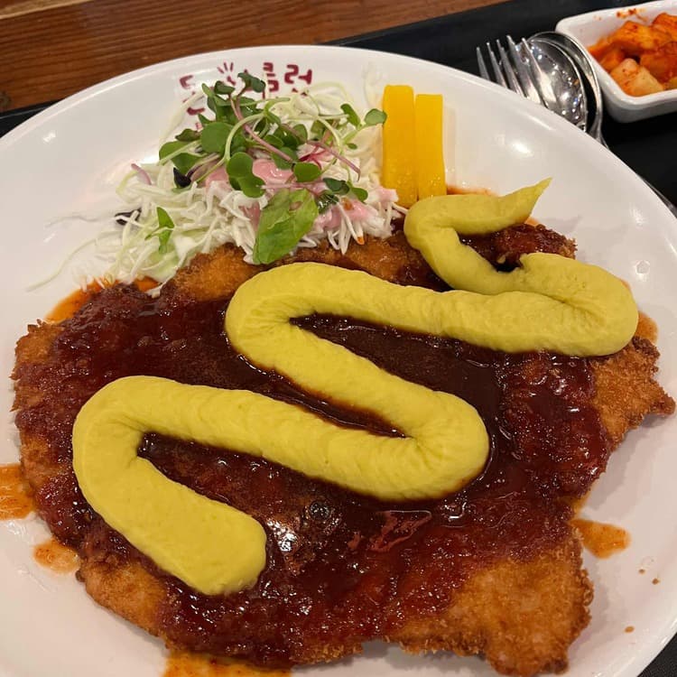 수원 돈까스클럽, 가성비 좋은 가족 맛집 - AI 딩코의 맛집 공략