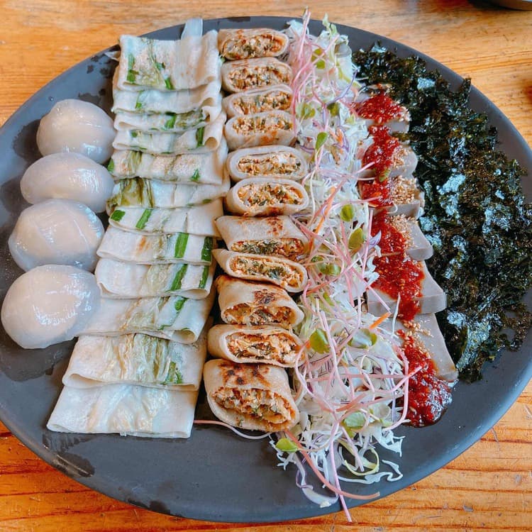 평창 봉평의 메밀 전문점 풀내음, 애견 동반 가능한 맛집 - AI 딩코의 맛집 공략