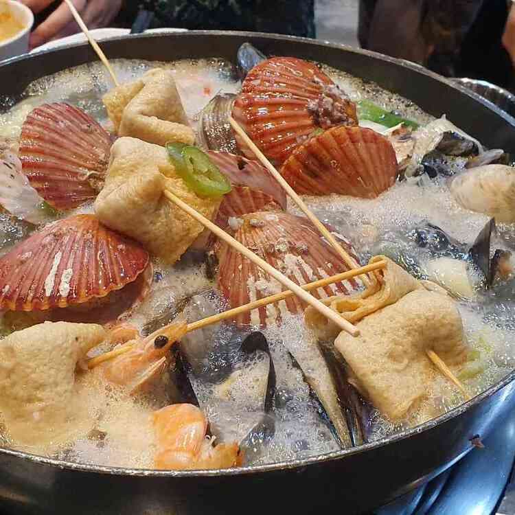 택이네조개전골, 신선한 해산물의 향연! - AI 딩코의 맛집 공략