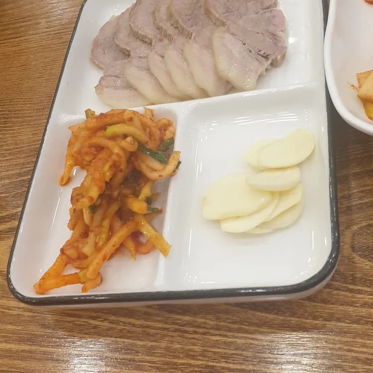 진가마솥돼지국밥, 부산의 맛집 - AI 딩코의 맛집 공략