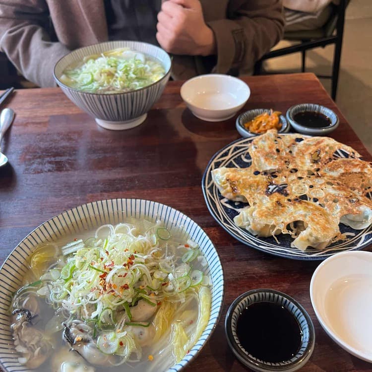 대학로의 발효만두 전문점, 바오쯔의 매력에 빠져보세요! - AI 딩코의 맛집 공략