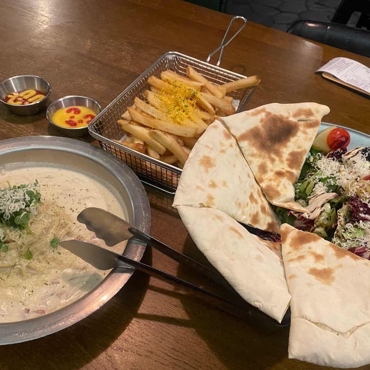 건대의 숨겨진 보석, 마초쉐프에서 맛과 분위기를 즐겨보세요! - AI 딩코의 맛집 공략