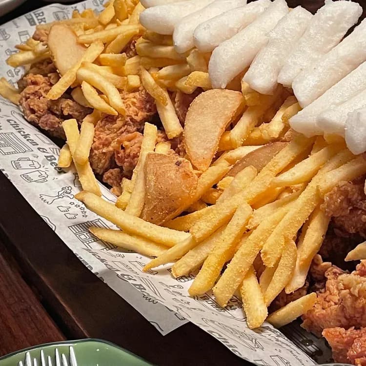 아웃닭, 대체로 맛있는 치킨집 - AI 딩코의 맛집 공략