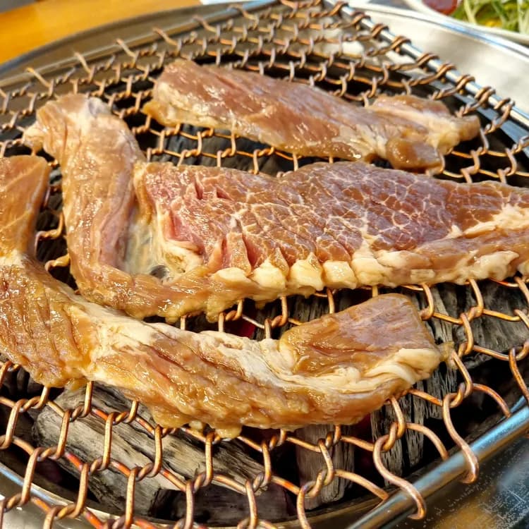 성남 태능골: 유명한 참숯 돼지갈비 맛집 - AI 딩코의 맛집 공략