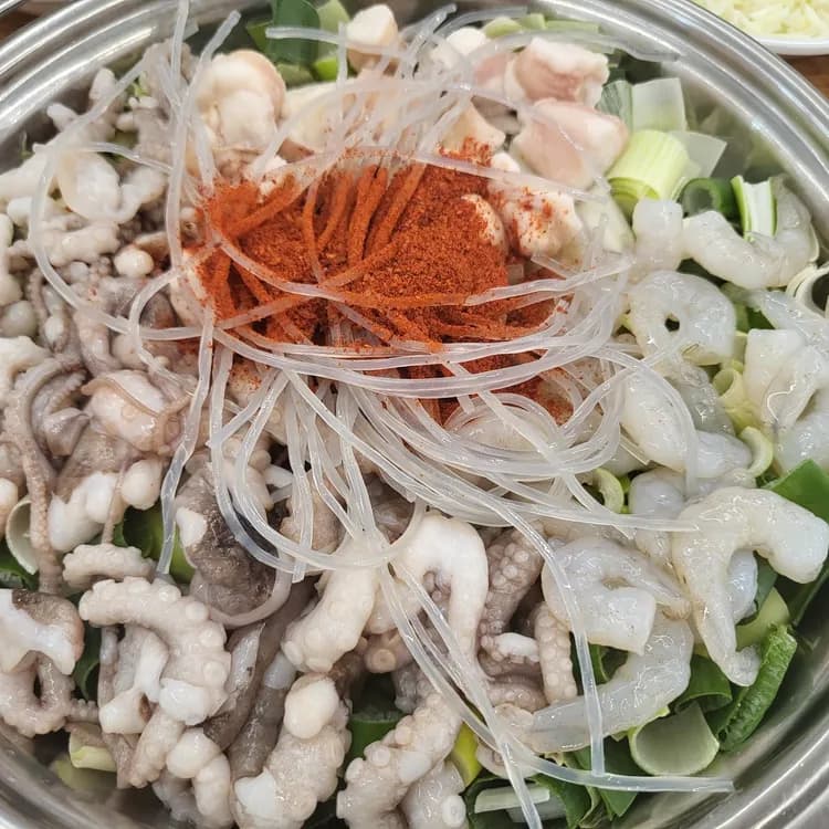 매콤한 낙곱새, 선릉 맛집 개미집 - AI 딩코의 맛집 공략
