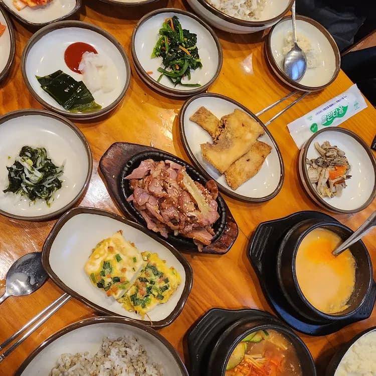 디딤돌 숨두부집, 건강한 두부요리의 향연 - AI 딩코의 맛집 공략