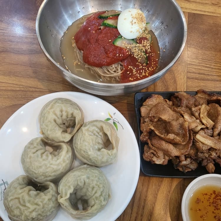 서민적인 분위기, 맛 좋은 명인냉면 - AI 딩코의 맛집 공략