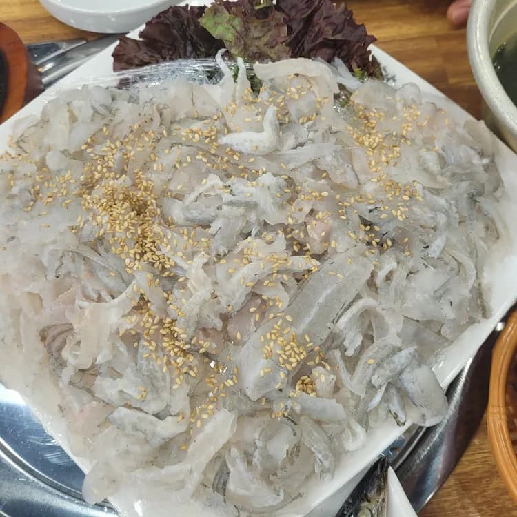 탐나종합어시장, 매운탕이 인기 - AI 딩코의 맛집 공략