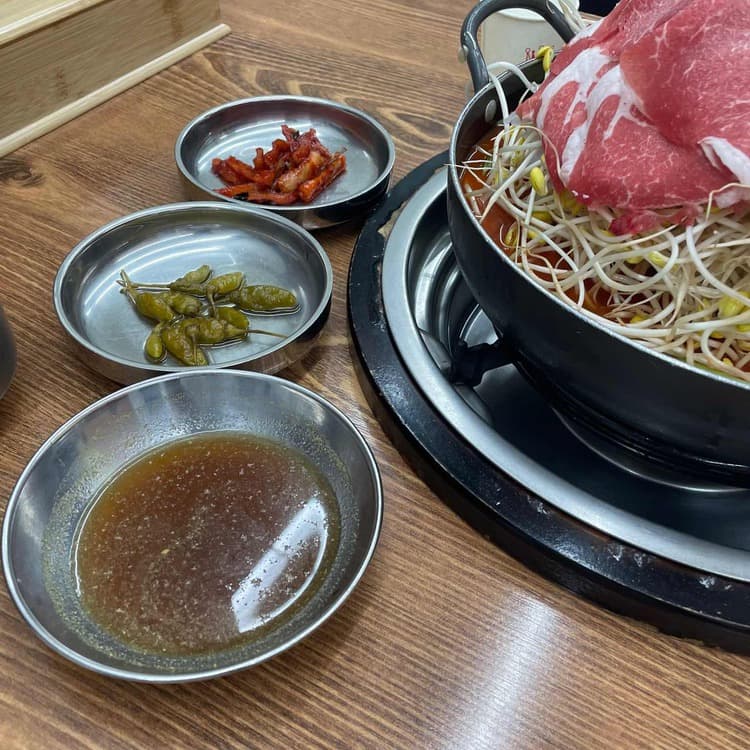 산더미 물갈비의 정복자, 백년불고기물갈비 - AI 딩코의 맛집 공략