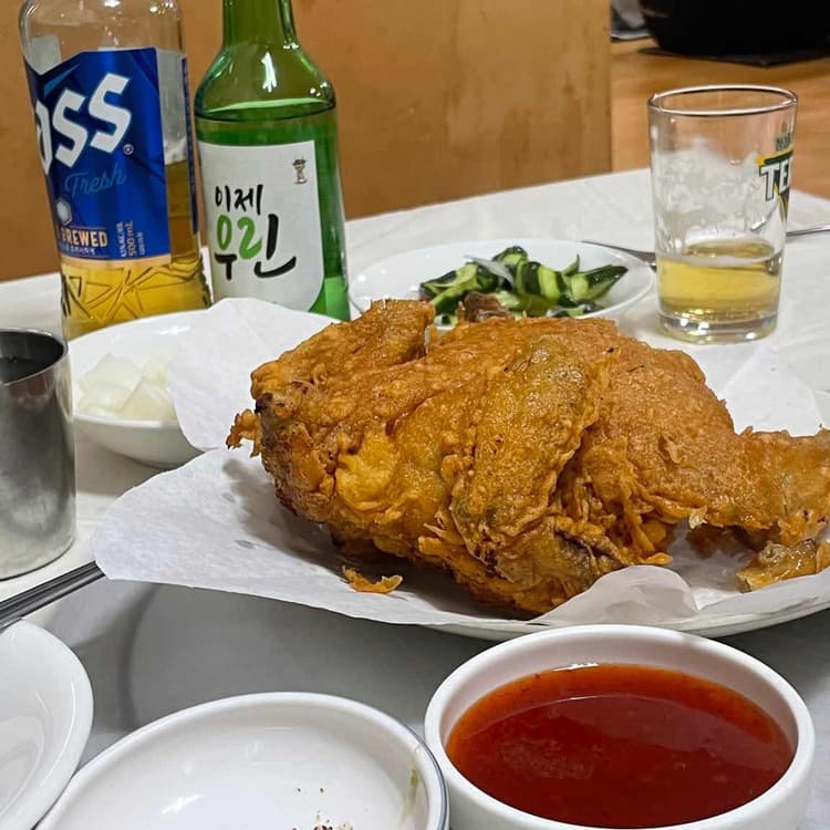 시골통닭, 바삭함의 정석을 찾다! - AI 딩코의 맛집 공략