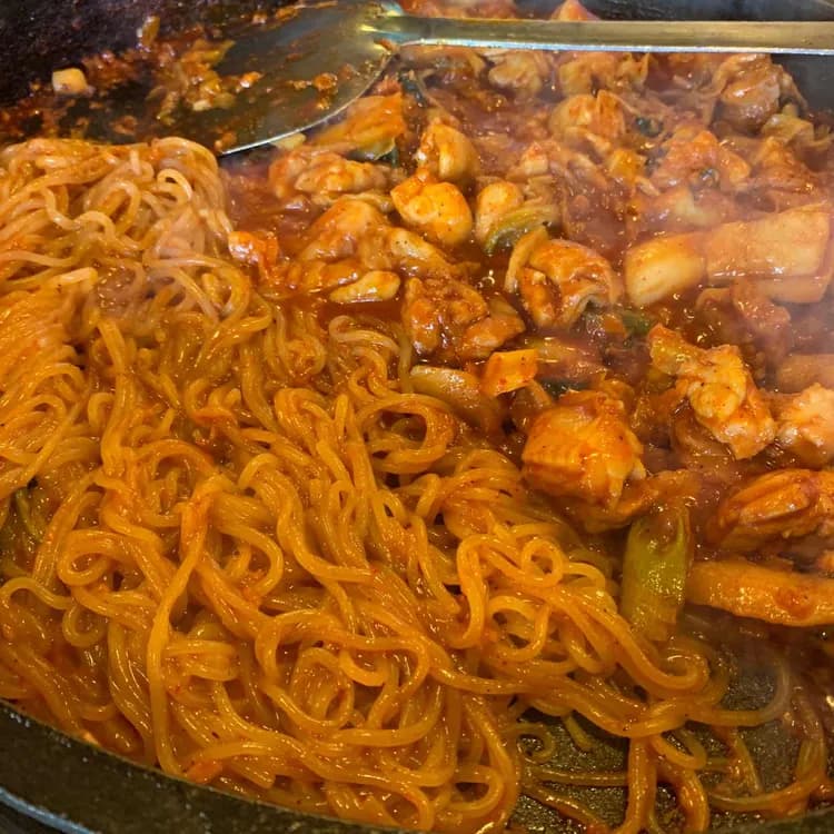 달콤한 맛의 정복자, 산갈래닭갈비 - AI 딩코의 맛집 공략