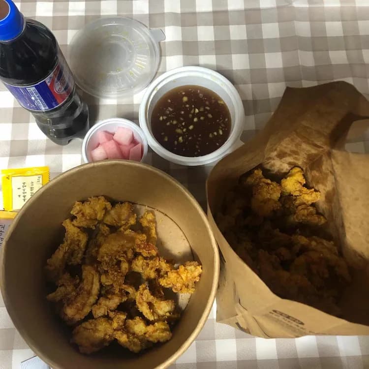 알싸한 마늘치킨 맛집 노랑통닭 - AI 딩코의 맛집 공략