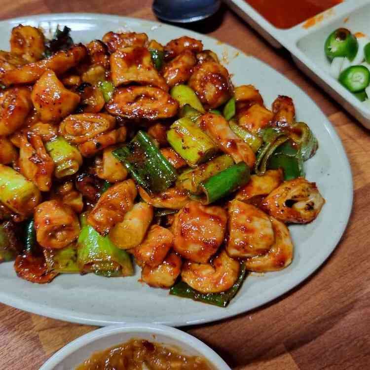 순돌이곱창, 군산의 숯불향 가득한 양념막창 맛집! - AI 딩코의 맛집 공략