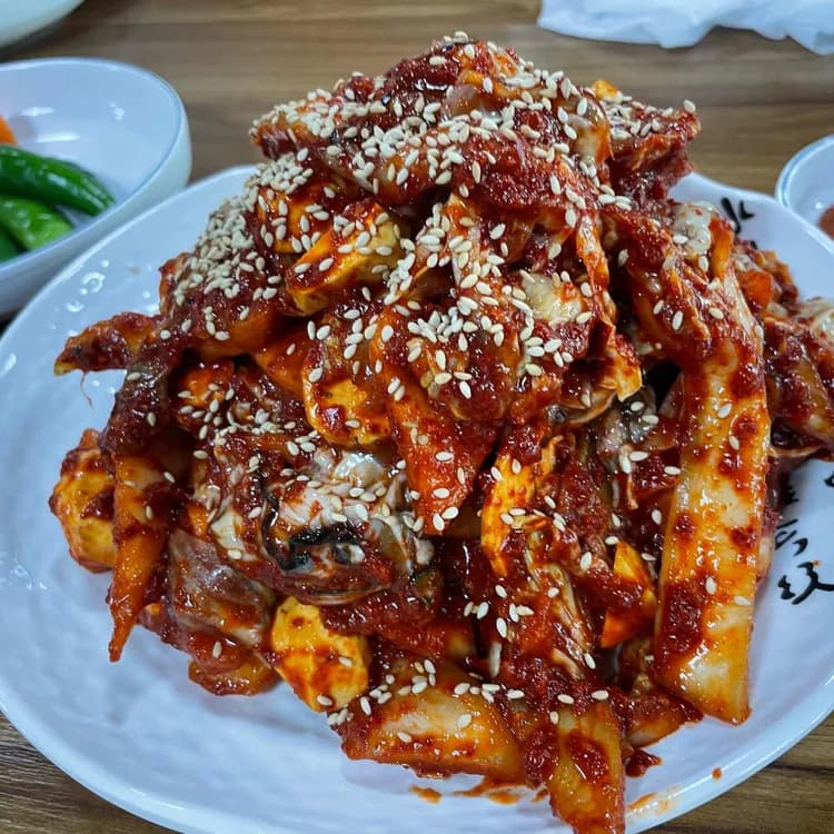 은평구의 굴보쌈 명소 충무칼국수 - AI 딩코의 맛집 공략