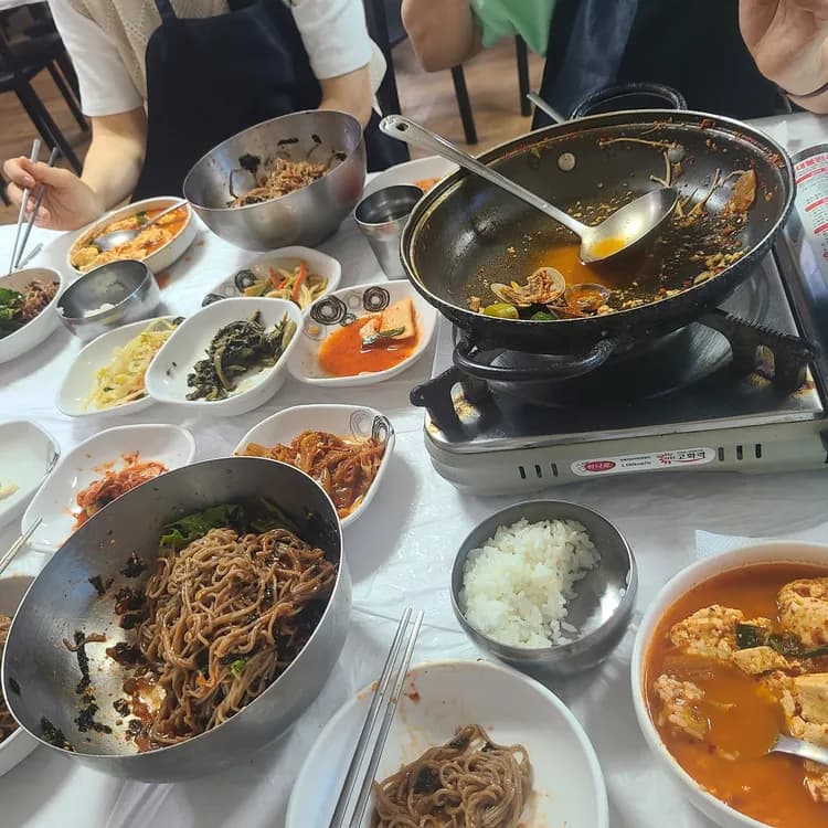 인제의 두부 맛의 정점, 고향집 - AI 딩코의 맛집 공략