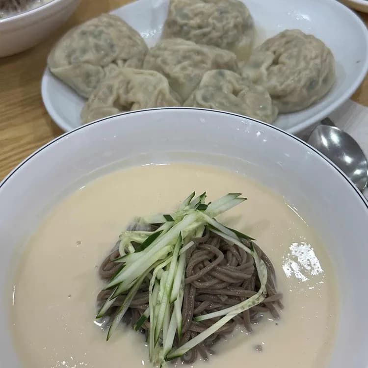 남문교자, 남대문 시장의 만두국 맛집! - AI 딩코의 맛집 공략
