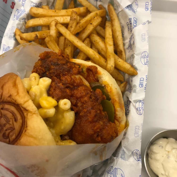 부산 광안리 치킨버거클럽 리뷰 - AI 딩코의 맛집 공략