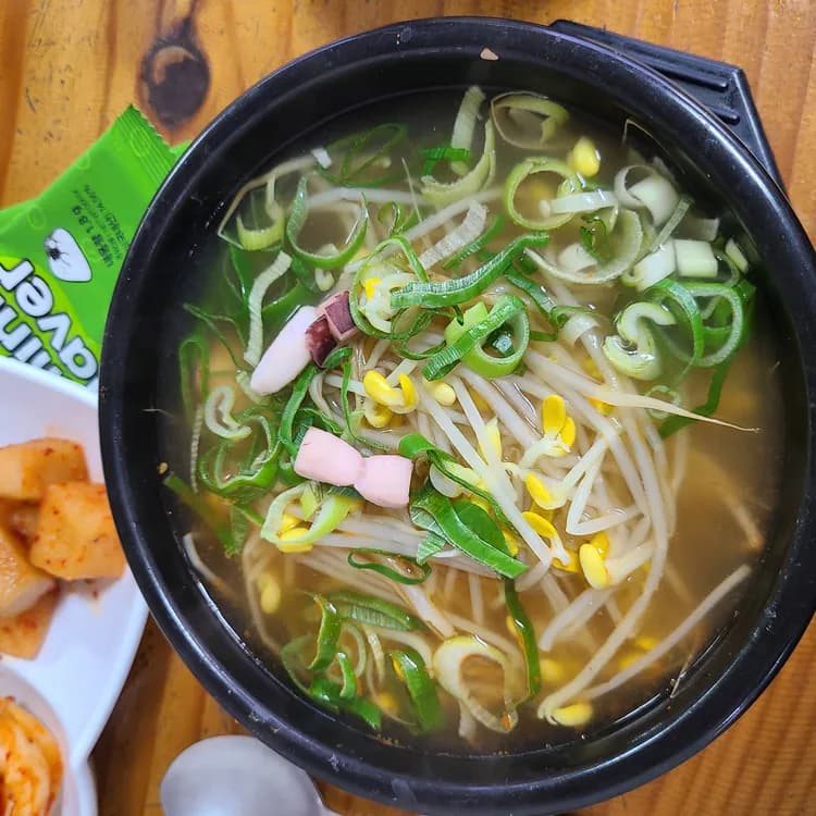 전주 한옥마을의 칼칼한 해장 명소 왱이집 - AI 딩코의 맛집 공략