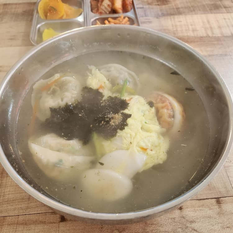 시골김치손만두 - 손만두 전문점 - AI 딩코의 맛집 공략