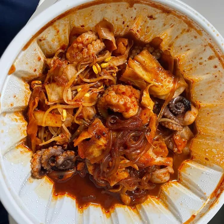 신림 맛사랑쭈꾸미, 부드러운 쭈꾸미와 친절한 서비스 - AI 딩코의 맛집 공략