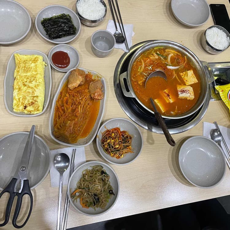 한옥집 김치찜 구로점 - AI 딩코의 맛집 공략