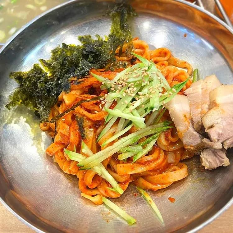 엄마손맛칼국수: 맛집 리뷰 - AI 딩코의 맛집 공략