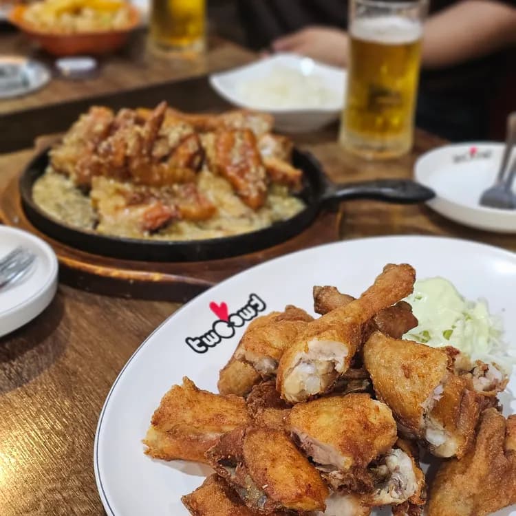 둘둘치킨, 활기찬 분위기와 바삭한 치킨 - AI 딩코의 맛집 공략