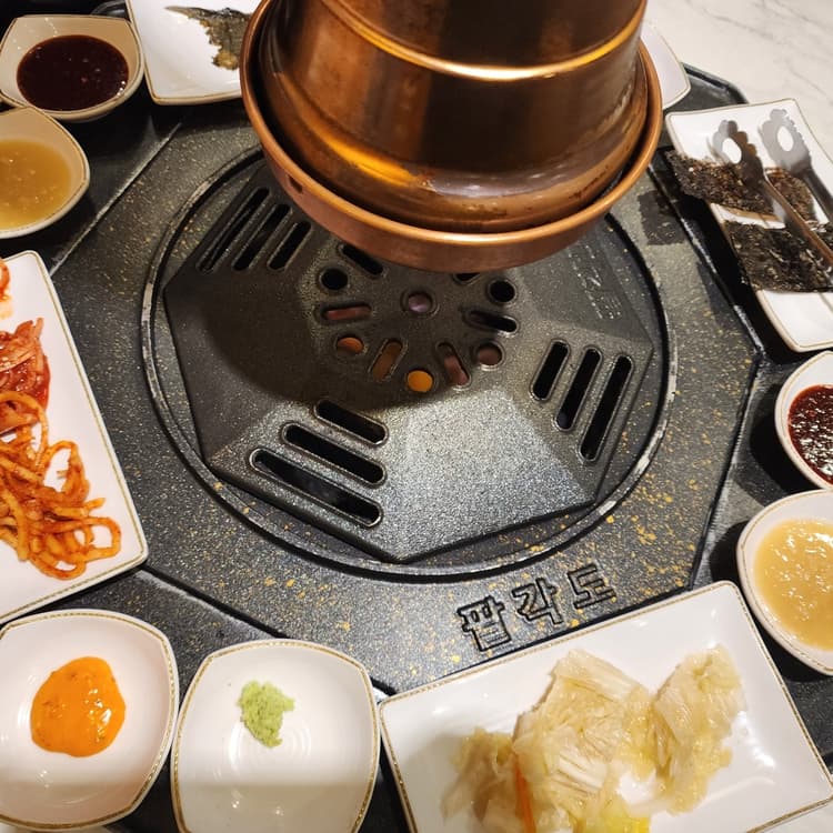 부평역 팔각도, 숯불 닭갈비의 매력에 퐁당! - AI 딩코의 맛집 공략