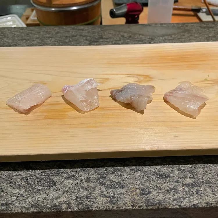 어성일식, 스시와 사시미의 맛있는 조화 - AI 딩코의 맛집 공략