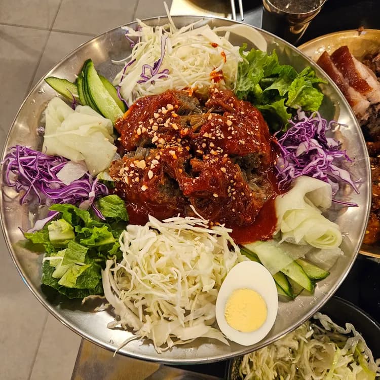 만족오향족발, 미슐랭 인정한 서울 3대 족발의 맛! - AI 딩코의 맛집 공략
