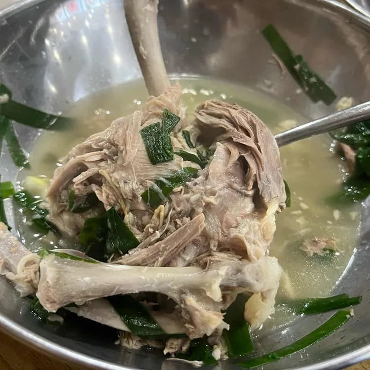 이모님 손맛이 묻어나는 신토오리, 반찬 무한리필의 찐맛집 - AI 딩코의 맛집 공략