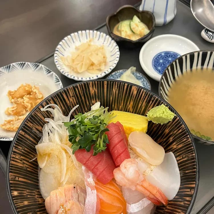 판교의 숨은 맛집, 히카루후에서 카이센동의 정석을 만나보세요! - AI 딩코의 맛집 공략