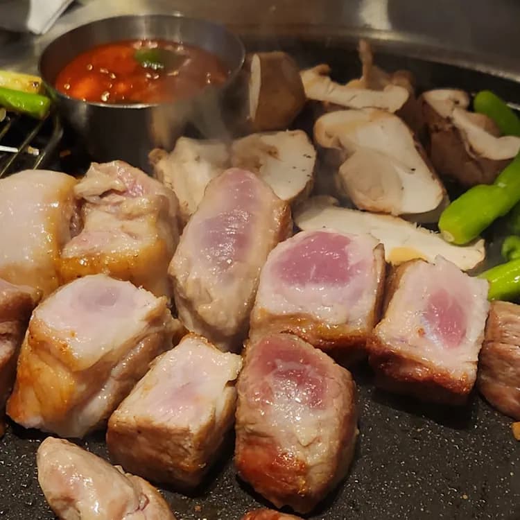 열정도고깃집, 두툼한 고기와 기분 좋은 서비스의 만남! - AI 딩코의 맛집 공략