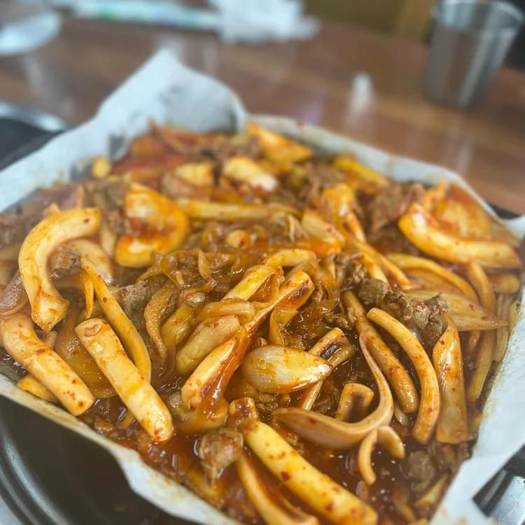 청진식당, 돼지불고기와 오징어불고기의 환상적인 만남! - AI 딩코의 맛집 공략